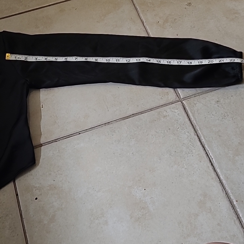 Forever 21 Black Satin-Like Vneck Adjustable Crop Top Long Sleeve Side Zipper SM - Picture 11 of 12